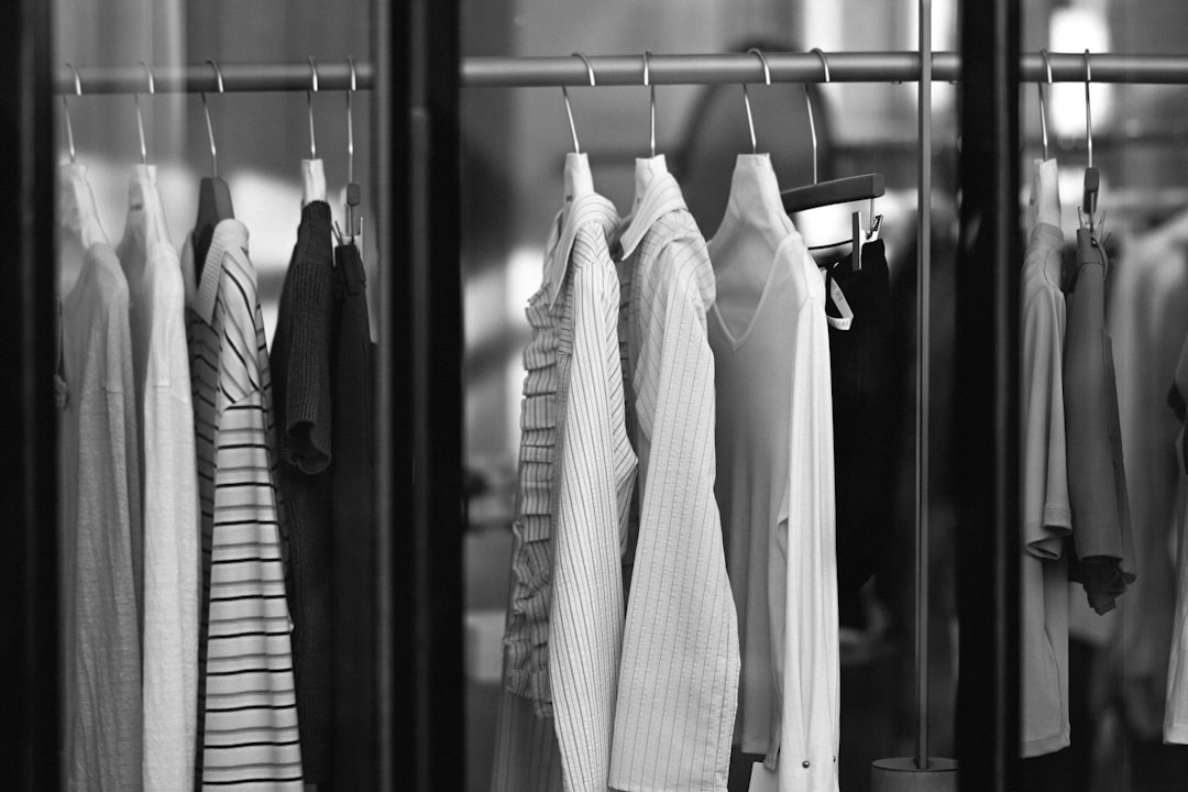 capsule wardrobe planning worksheet, cost per wear clothing tracker