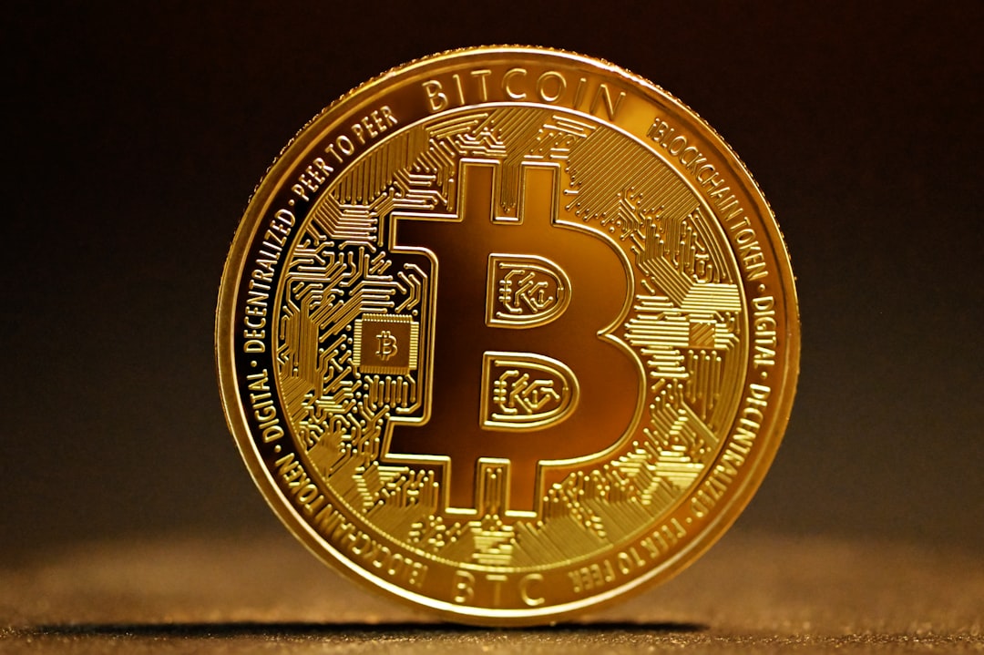 bitcoin ETF institutional investment flow, BTC on-chain data long term holders