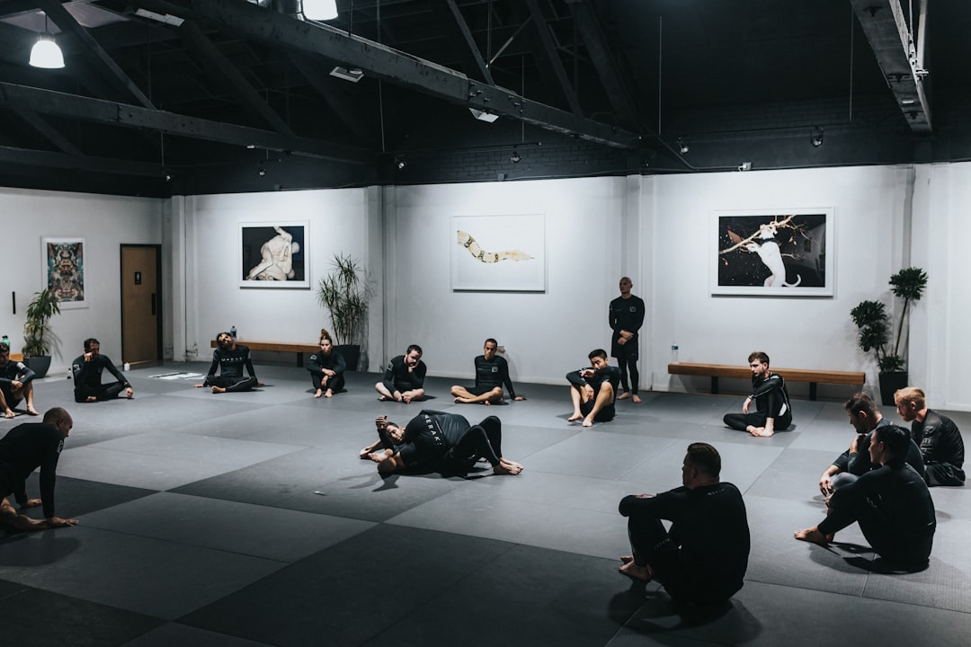 brazilian jiu jitsu beginner class, grappling training mat